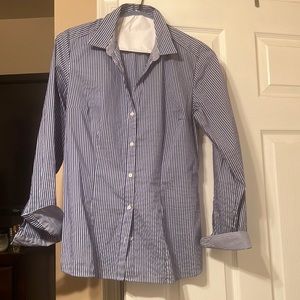 H&M blue and white stripped fitting shirt, stretchy, 3% spandex. Size US 14 (L)